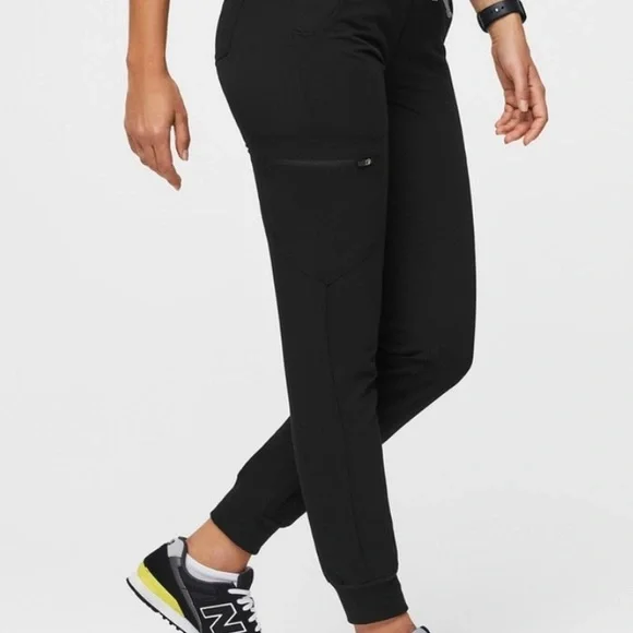 FIGS Zamora Joggers NWOT/EUC! Attention medical professionals ❤️ - Picture 2 of 6